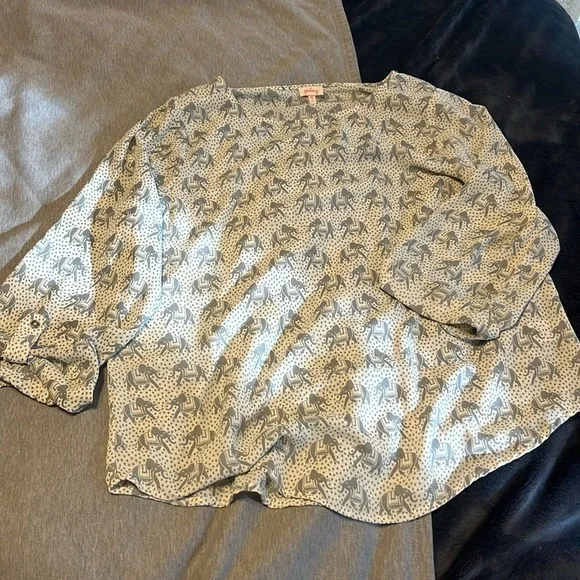 Elephant Blouse - Picture 2 of 3